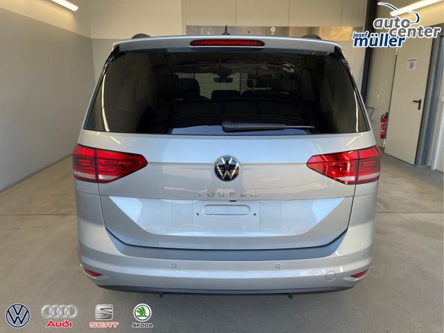Volkswagen / Touran / Silber / / / 150PS 7Si+IQ.Light+TrailerAss+Cam+Navi+Kamera+Alarm+Kessy+App-Connect