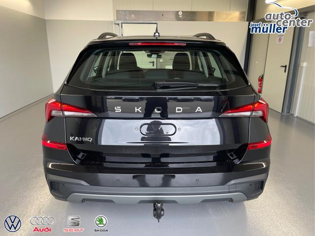 Skoda / KAMIQ / Schwarz / / / 115PS AHK+Kessy+PDC vo+hi+Alarm+Kamera+Climatronic+App Connect