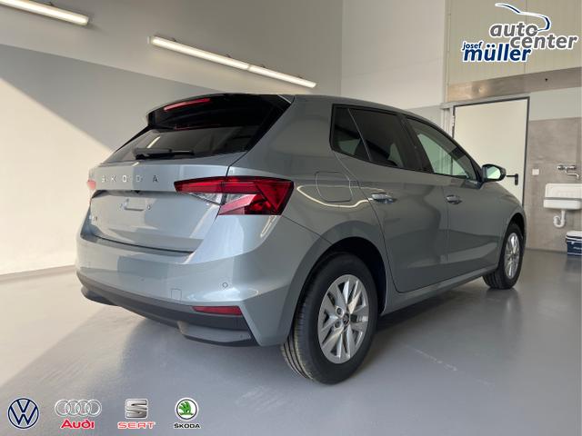 Skoda / Fabia / Silber / / / 115PS DSG GV5+AHK+Alu+Kessy+Climatronic+Sitzheiz+Kamera+Sunset
