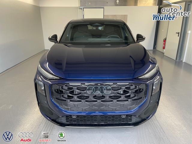 Audi / Q3 Sportback / Blau / / / TFSI 265 PS quattro S line Pano+TechPro+Matrix+AHK+HUD+Alu20+KlimaPlus+DCC+SONOS