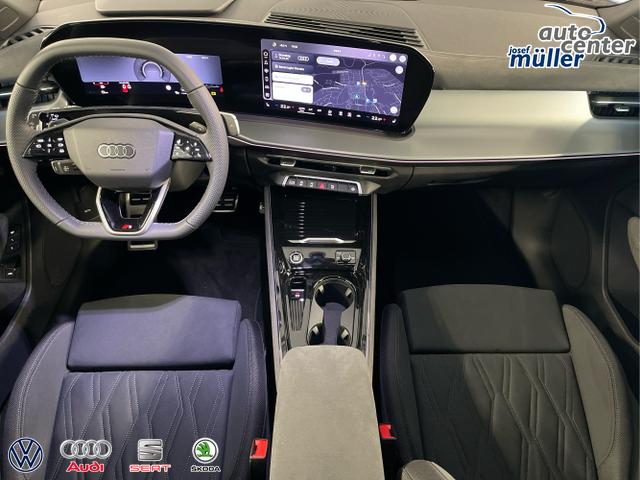 Audi / Q3 Sportback / Blau / / / TFSI 265 PS quattro S line Pano+TechPro+Matrix+AHK+HUD+Alu20+KlimaPlus+DCC+SONOS