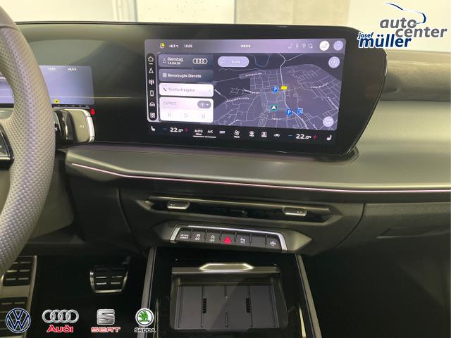 Audi / Q3 Sportback / Blau / / / TFSI 265 PS quattro S line Pano+TechPro+Matrix+AHK+HUD+Alu20+KlimaPlus+DCC+SONOS