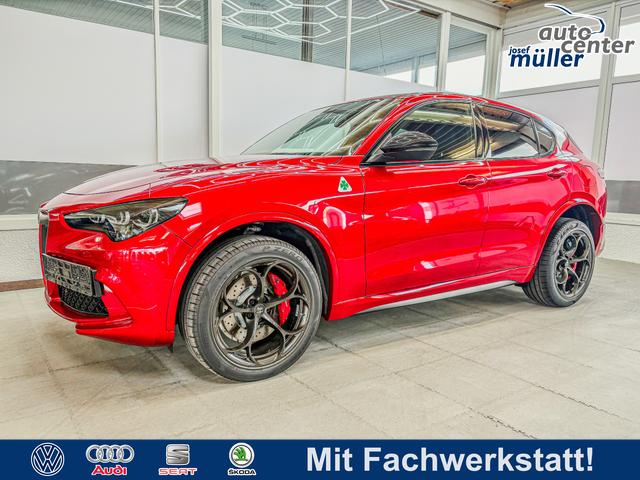 Alfa Romeo Stelvio - QUADRIFOGLIO VERDE AKRAPOVIC Technologie-Paket
