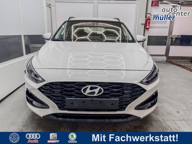 Hyundai i30 Kombi - STYLE EDITION NAVI SHZ KLIMAAUTOMATIK RFK LED PDC v+h