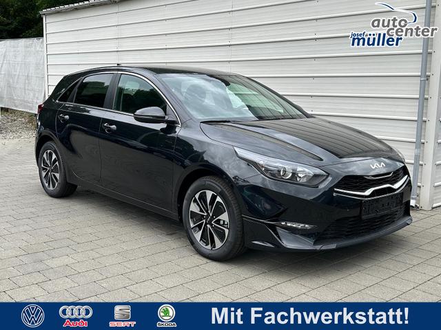 Kia Ceed - Gold 1.5 T-GDi, DCT Android Auto*Navi*WinterPak*Klimaauto*16"*Kamera*PrivacyGlas*