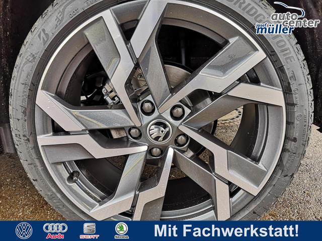 Skoda Karoq - Sportline 2.0TDI DSG 4x4 AHK Matrix Pano Sound Leder 19 Zoll