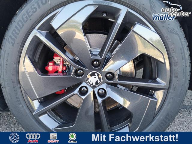 Skoda Octavia Combi - 2.0 TSI 195 kW RS Kombi 2.0TSI Pano Matrix Area AHK Sound GV5