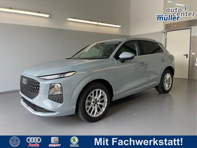 Audi Q3 - NEU TFSI quattro Tech+AHK+LEDPlus+ACC+Kamera+Alu18+Volllack