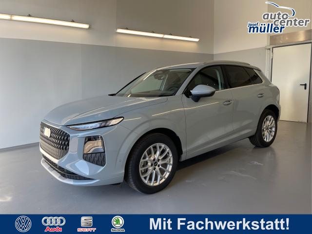 Audi Q3 - NEU TFSI quattro Tech+AHK+LEDPlus+ACC+Kamera+Alu18+Volllack