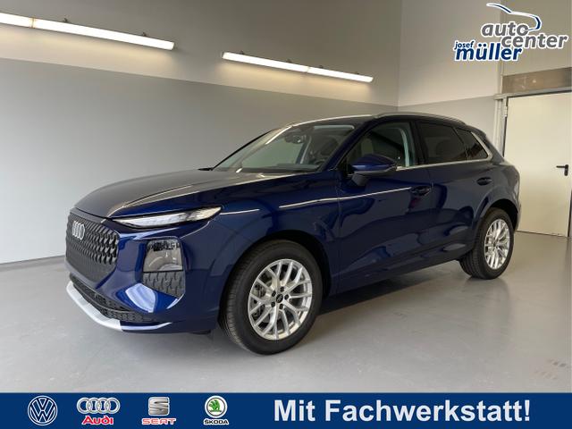 Audi Q3 - NEU TFSI quattro Tech+AHK+LEDPlus+ACC+Kamera+Alu18+Volllack