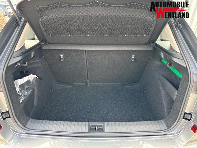 Skoda / Kamiq / Grau / / / , Bild dient zur Illustration und zeigt aufpreispflichtige Sonderausstattung. "Die Herstellergarantie beginnt bei EU-Fahrzeugen bereits bei Auslieferung vom ausl&auml;ndischen Lieferanten und kann um mehr als 14 Tage verk&uuml;rzt sein.