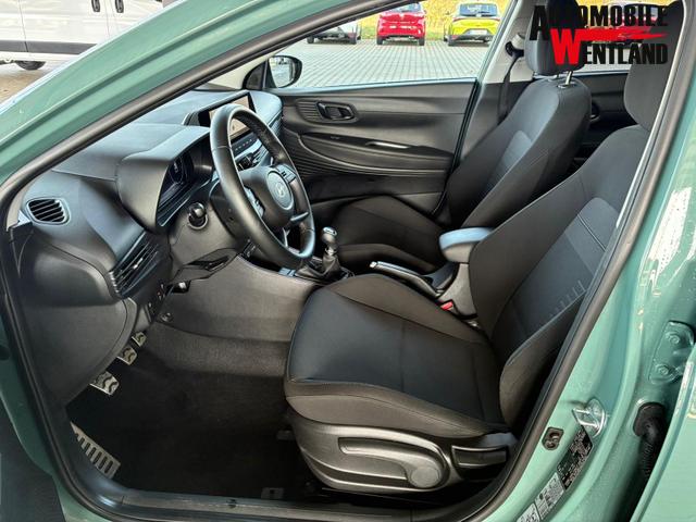 Hyundai BAYON Comfort 1.2 GDI 79 PS 5MT / LED Tempomat Navi R&uuml;ckfahrkamera Alu 16" 