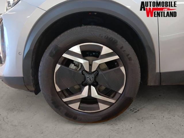 Peugeot 2008 Allure 1.2L (1199cc) 3-cylinder gasoline 100 hp S&S, 6-speed manual 