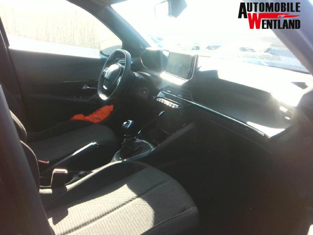 Peugeot 2008 Style 1.2L 3-cylinder (1199cc) gasoline 100 hp S&S, 6-speed manual 