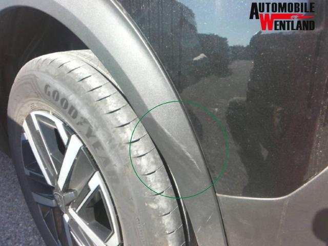 Peugeot 2008 Style 1.2L 3-cylinder (1199cc) gasoline 100 hp S&S, 6-speed manual 