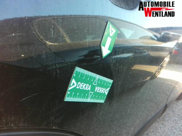 Peugeot 2008 Style 1.2L 3-cylinder (1199cc) gasoline 100 hp S&S, 6-speed manual 