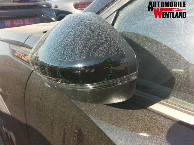 Peugeot 2008 Style 1.2L 3-cylinder (1199cc) gasoline 100 hp S&S, 6-speed manual 