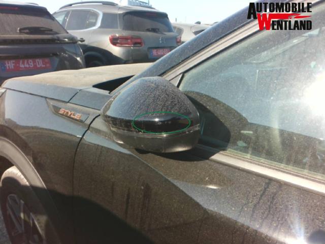 Peugeot 2008 Style 1.2L 3-cylinder (1199cc) gasoline 100 hp S&S, 6-speed manual 