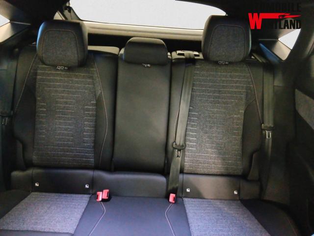 Peugeot 3008 Allure Hybrid 136 (e-DCS6), 1.2L 3-cylinder 