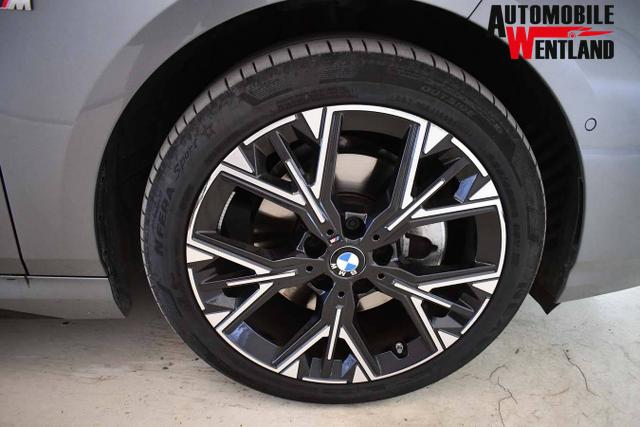 BMW 1er M 1 Serie Sport Design 120d 163 hp (120 kW) Diesel mild-hybrid, 7-speed DKG dual-clutch automatic, 2.0L (1995 cc) I4 TwinPower Turbo 