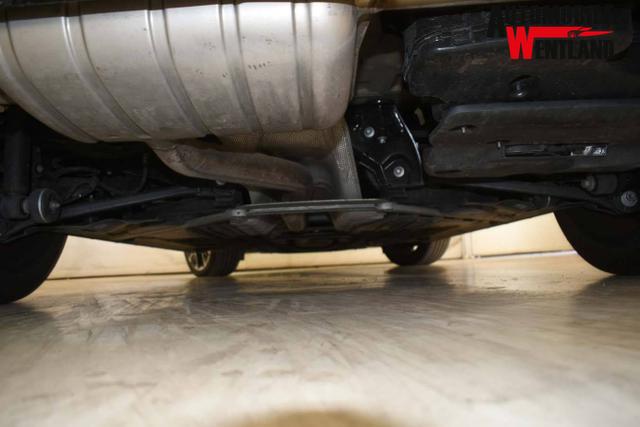 BMW 1er M 1 Serie Sport Design 120d 163 hp (120 kW) Diesel mild-hybrid, 7-speed DKG dual-clutch automatic, 2.0L (1995 cc) I4 TwinPower Turbo 