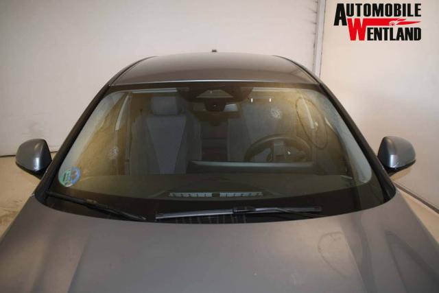 BMW 1er M 1 Serie Sport Design 120d 163 hp (120 kW) Diesel mild-hybrid, 7-speed DKG dual-clutch automatic, 2.0L (1995 cc) I4 TwinPower Turbo 