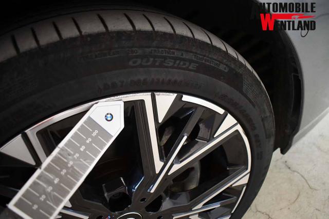 BMW 1er M 1 Serie Sport Design 120d 163 hp (120 kW) Diesel mild-hybrid, 7-speed DKG dual-clutch automatic, 2.0L (1995 cc) I4 TwinPower Turbo 