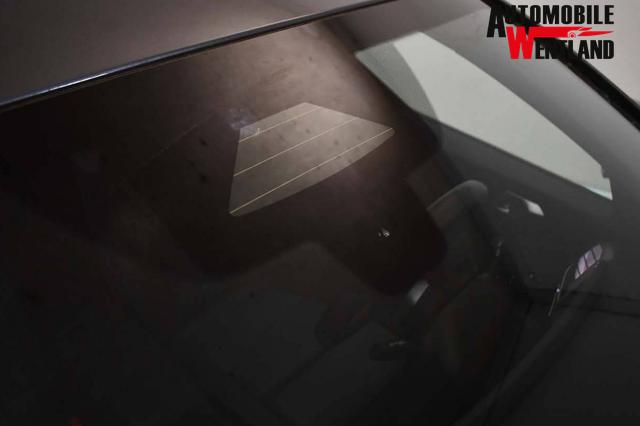 BMW 1er M 1 Serie Sport Design 120d 163 hp (120 kW) Diesel mild-hybrid, 7-speed DKG dual-clutch automatic, 2.0L (1995 cc) I4 TwinPower Turbo 