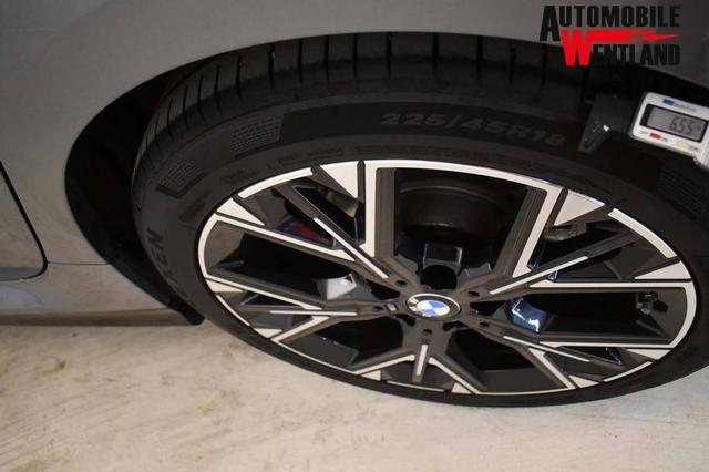 BMW 1er M 1 Serie Sport Design 120d 163 hp (120 kW) Diesel mild-hybrid, 7-speed DKG dual-clutch automatic, 2.0L (1995 cc) I4 TwinPower Turbo 