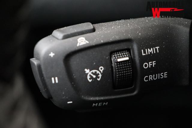 Peugeot 2008 Allure Hybrid 145 hp e-DSC6 