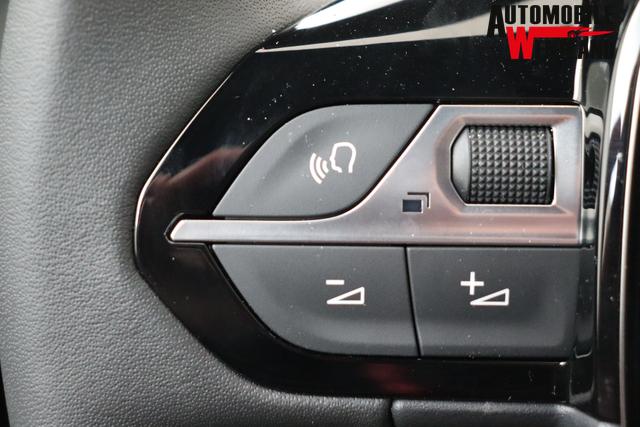 Peugeot 2008 Allure Hybrid 145 hp e-DSC6 