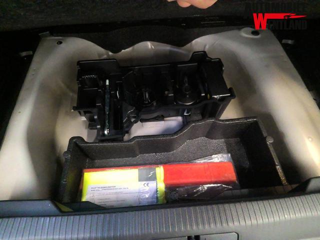 Peugeot 2008 Allure Hybrid 145 e-DCS6 