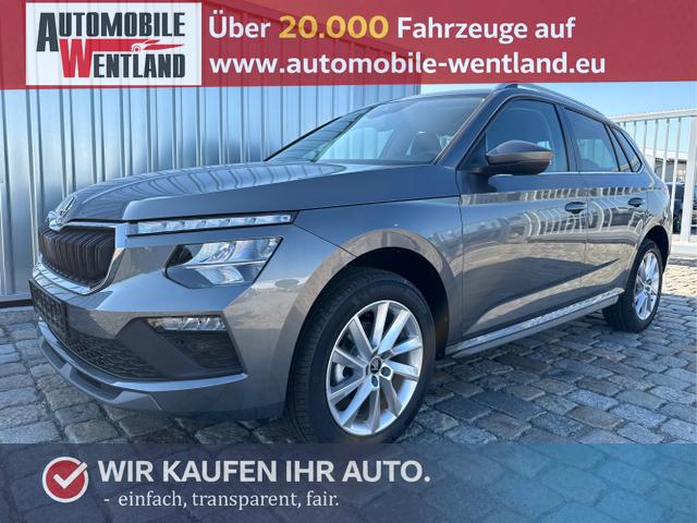 Skoda / Kamiq / Grau / / / 130 Jahre Premium Edition 1.5 TSI 150 PS DSG Anh&auml;ngerkupplung-AppleCarPlay-AndroidAuto-Winterpaket-Alcantara-DAB-Tempomat-Totwinkelassist-Kamera-SunSet-el.Heckklappe-17''Alu-Sofort, Bild dient zur Illustration und zeigt aufpreispflichtige Sonderausstattung. "Die Herstellergarantie beginnt bei EU-Fahrzeugen bereits bei Auslieferung vom ausl&auml;ndischen Lieferanten und kann um mehr als 14 Tage verk&uuml;rzt sein.