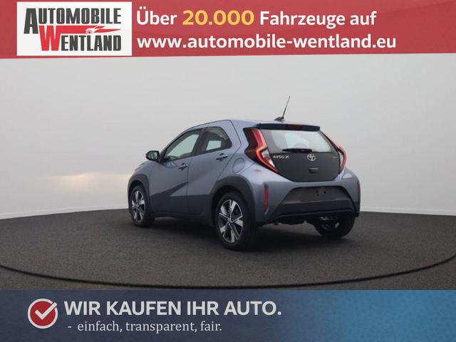 Toyota Aygo X - Pure 1.5 Hybrid 116PS Automatik Sitzheizung Klimaautomatik AbstandsTempomat Multifunktionslenkrad Radio Bluetooth Touchscreen Apple CarPlay + Android Auto
