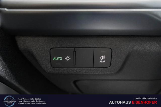 Audi Q3 2,0 TFSI S tronic quattro Basic - LAGER 