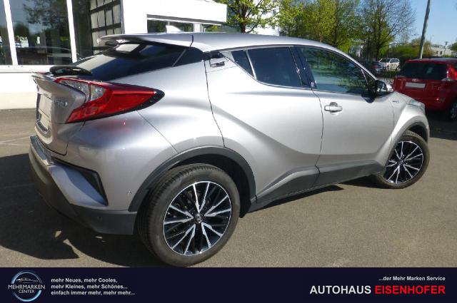 Toyota C-HR Hybrid Team D 