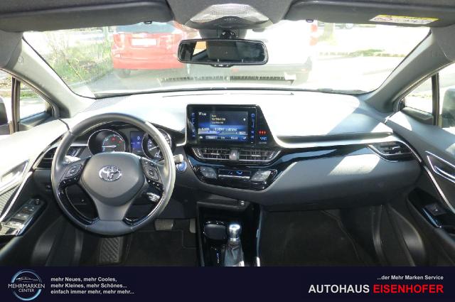 Toyota C-HR Hybrid Team D 