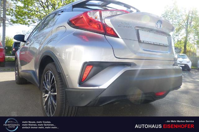 Toyota C-HR Hybrid Team D 