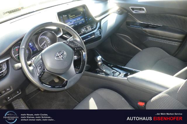 Toyota C-HR Hybrid Team D 