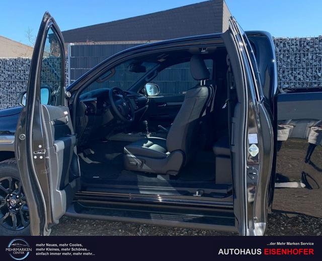 Toyota Hilux Extra Cab 2.8 D-4D AT 4WD Invincible Oxyde Bronze 