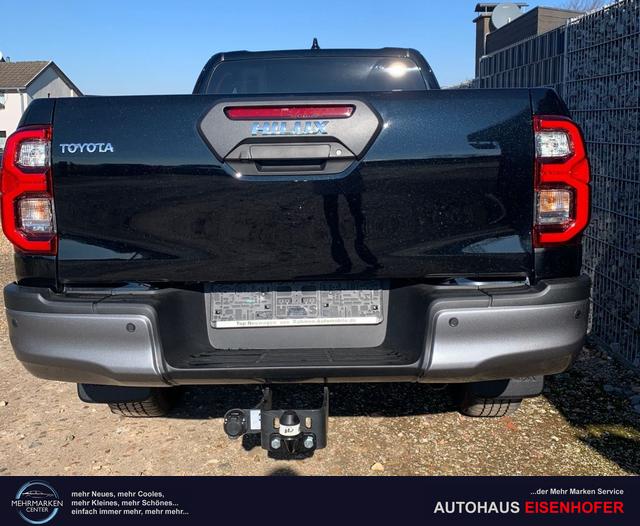 Toyota Hilux Extra Cab 2.8 D-4D AT 4WD Invincible Oxyde Bronze 