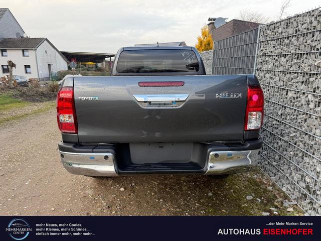 Toyota Hilux Extra Cab 2.8 D-4D AT 4WD Professional Ash grey 