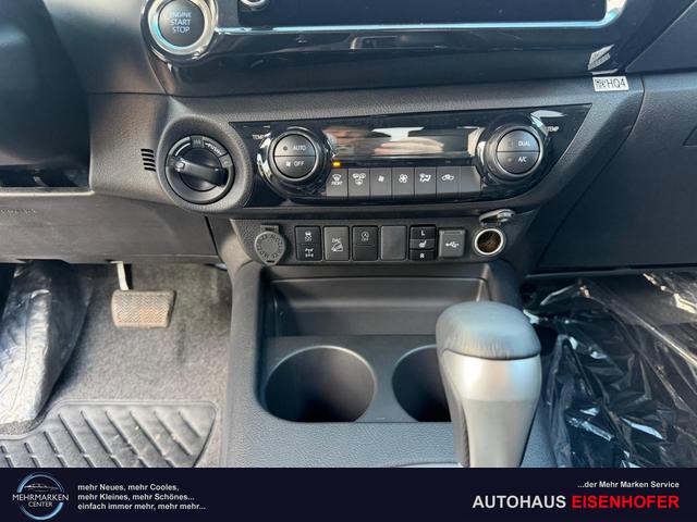 Toyota Hilux Extra Cab 2.8 D-4D AT 4WD Professional Ash grey 