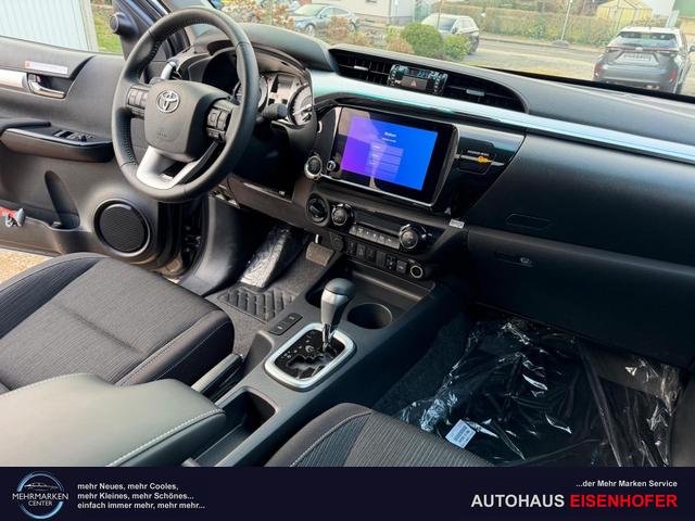 Toyota Hilux Extra Cab 2.8 D-4D AT 4WD Professional Ash grey 