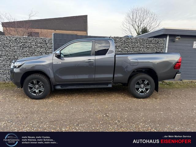 Toyota Hilux Extra Cab 2.8 D-4D AT 4WD Professional Ash grey 