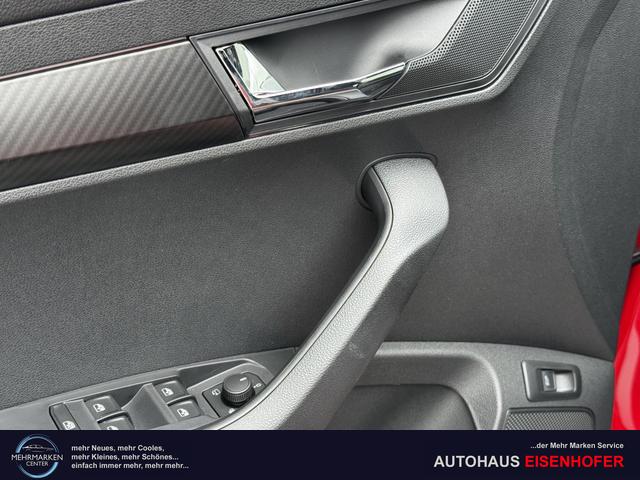 Neue Skoda Karoq Sportline top Austastung 