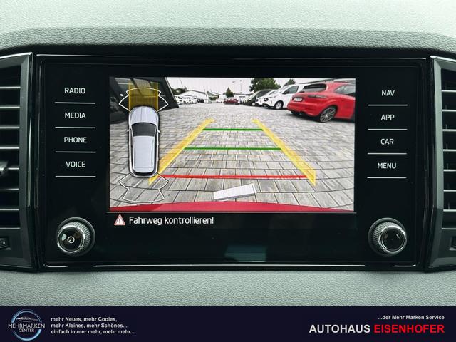 Neue Skoda Karoq Sportline top Austastung 