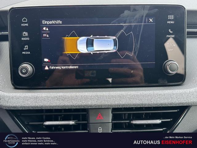 Skoda Scala 1,0 TSI DSG Selection 2Zonenklima 2x Einparkhilfe Kamera LED el.Heckklappe beheitzte Frontscheibe 5J Garantie 