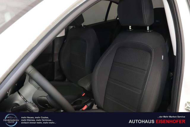 Tipo 5-Türer MY22 TIPO 5-Türer City Life 1.0 74kW (100PS)249 - Gelato Weiß 645 - Stoff Schwarz "316 Rückfahrkamera mit dynamischen Führungslinien 3A4 Sicherheits-Plus-Paket 3A5 Convenience Plus-Paket 3B4 Style-Paket 452 Sitzheizung vorn ja laut RE 21.10 fb 7QC Uconnect™ NAV Navigationssystem und digitalem Audioempfang DAB+"
