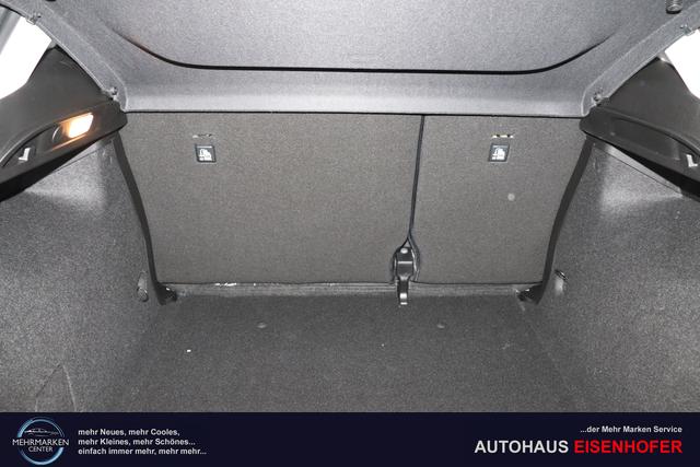 Tipo 5-Türer MY22 TIPO 5-Türer City Life 1.0 74kW (100PS)249 - Gelato Weiß 645 - Stoff Schwarz "316 Rückfahrkamera mit dynamischen Führungslinien 3A4 Sicherheits-Plus-Paket 3A5 Convenience Plus-Paket 3B4 Style-Paket 452 Sitzheizung vorn ja laut RE 21.10 fb 7QC Uconnect™ NAV Navigationssystem und digitalem Audioempfang DAB+"